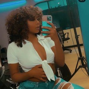 Meet your Posher, Natasha